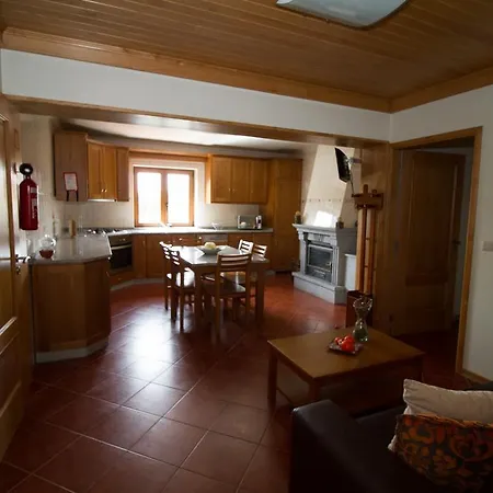 Casa Da Ribeirinha Guest house *