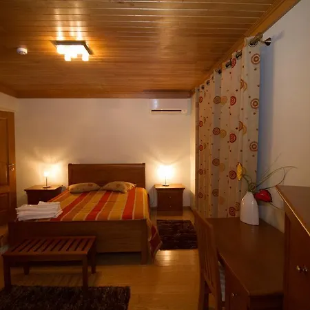 Casa Da Ribeirinha Sabugueiro (Guarda)