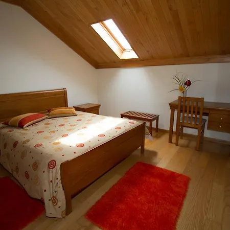 Casa Da Ribeirinha Sabugueiro (Guarda)