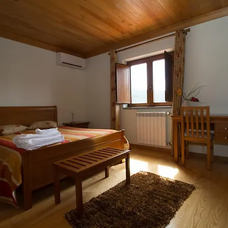 Πανσιόν Casa Da Ribeirinha Sabugueiro (Guarda)