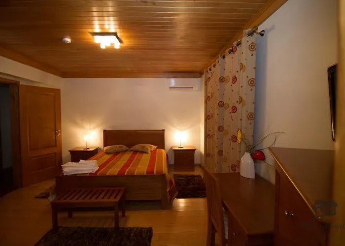 Casa Da Ribeirinha Sabugueiro (Guarda)